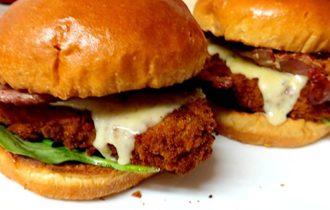 Chicken-Burger-with-Cheese-&-Bacon Fryer’s Delight Takeaway Edinburgh 