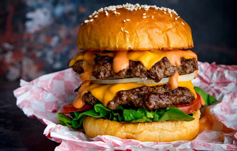 Double-Bacon-Cheese-Burger Fryer’s Delight Takeaway Edinburgh 